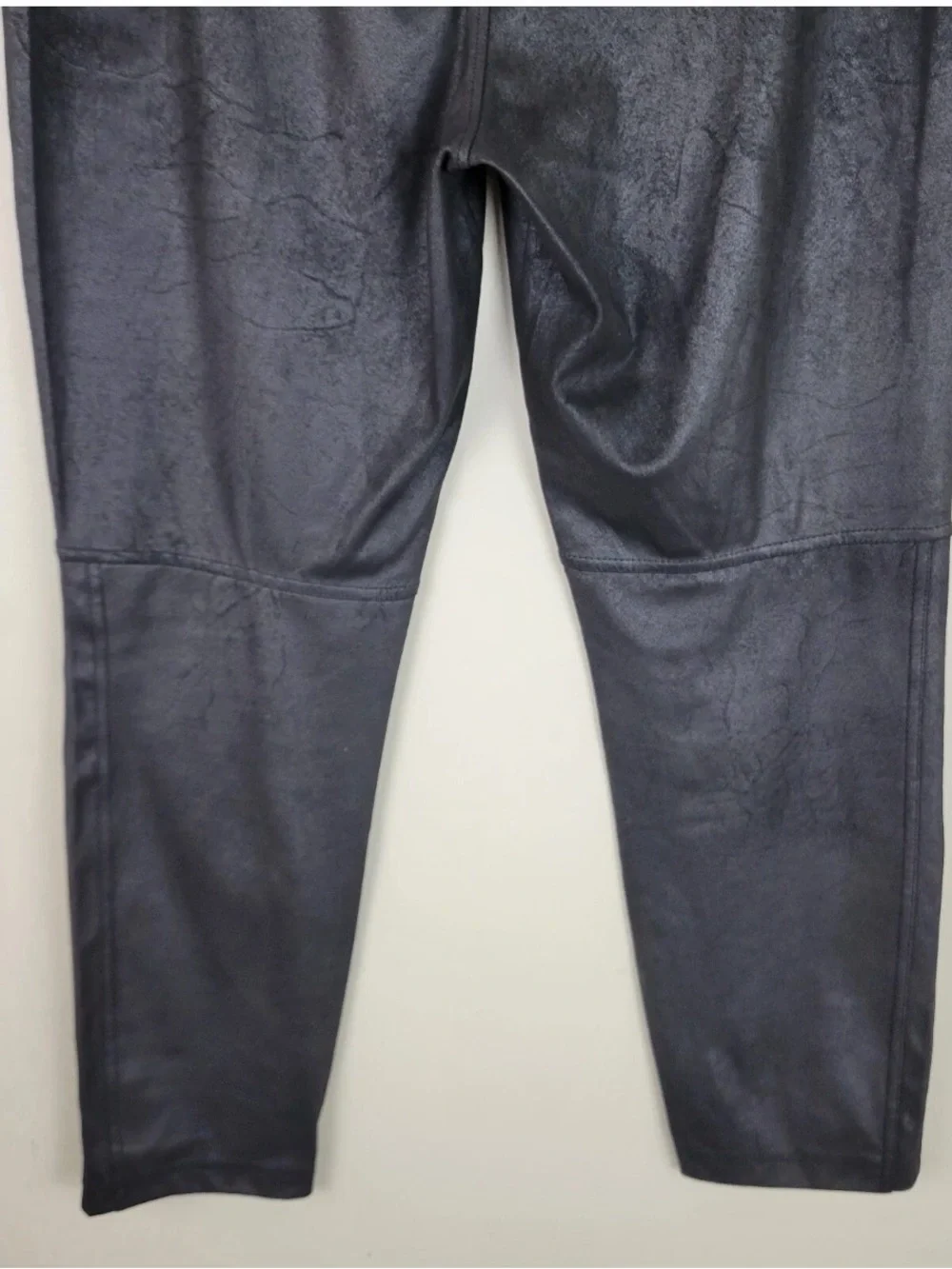 EUC Free People Black Metallic Faux Leather Leggings Size M + A GIFT 🎁